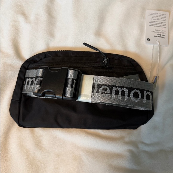 Lululemon Black Belt Bag with Gray Strap - Picture 3 of 5